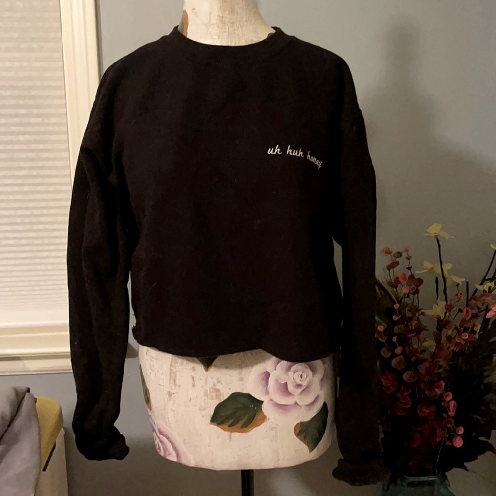 Brandy Melville Uh Huh Honey Black Crop Sweatshirt